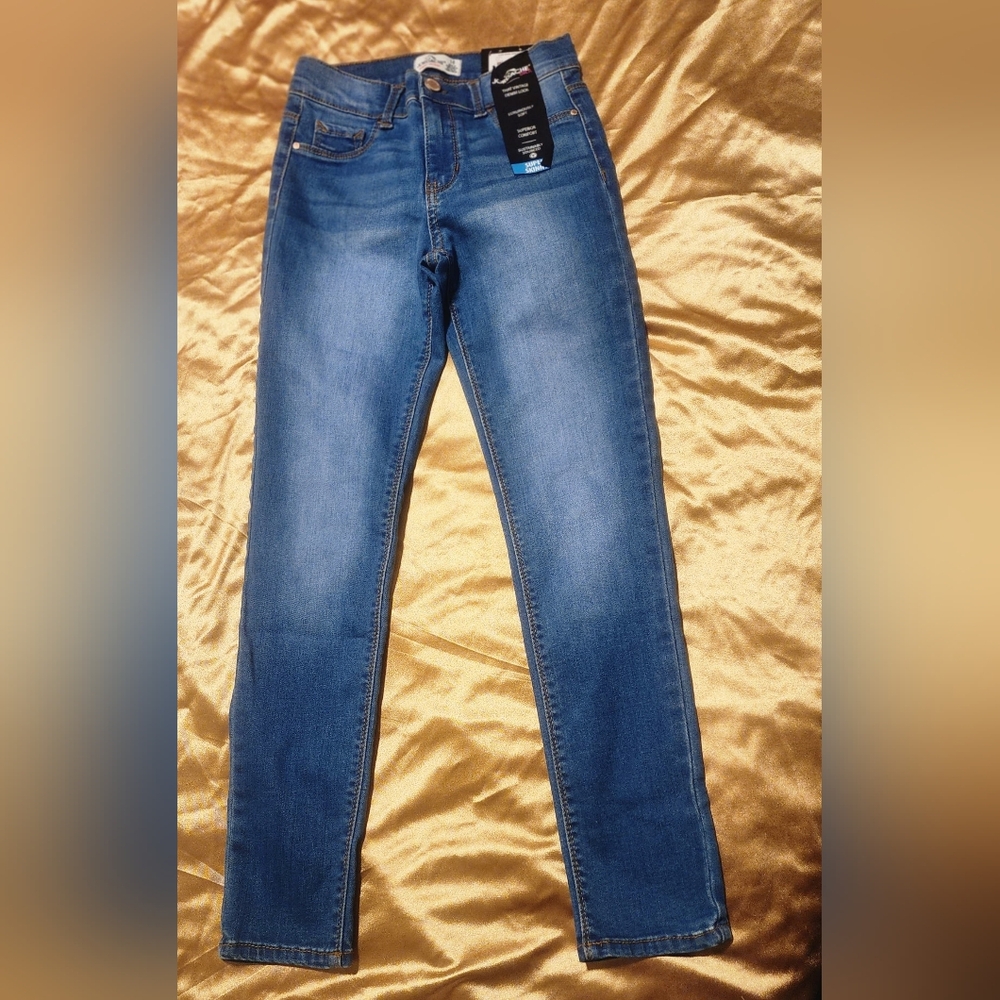 Jordache Girls Super Skinny Jeans – Size 14 Slim – New With Tags.